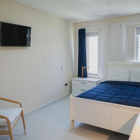 Appartamento Pavia'S Centerpoint Oasis Oranjestad Esterno foto