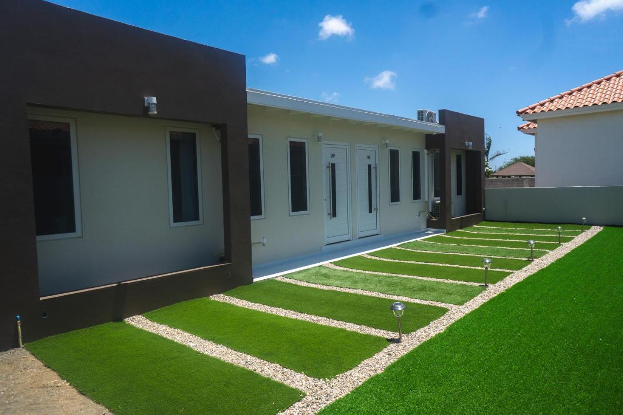Appartamento Pavia'S Centerpoint Oasis Oranjestad Esterno foto
